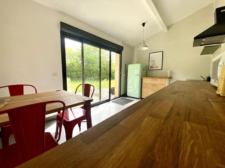 La Lande - Petite Maison Avec Jardin Vendat Экстерьер фото